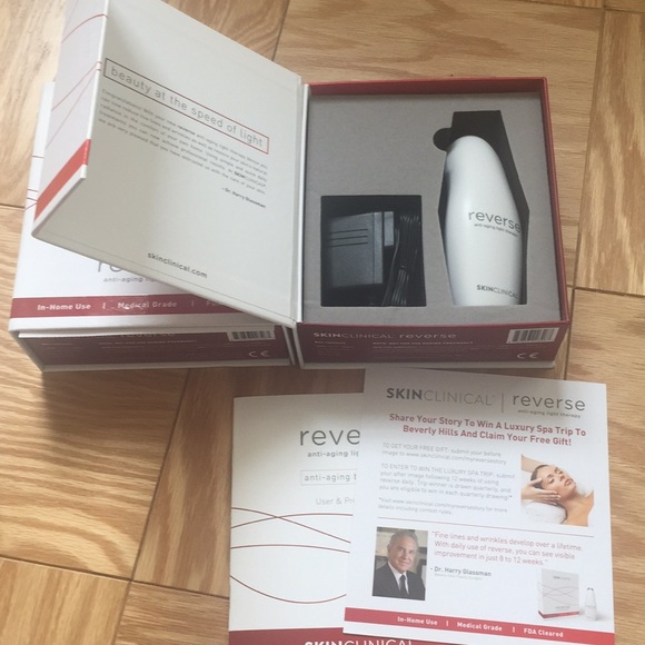 SkinClinical Reverse Anti-Aging Light Therapy - Picture 1 of 2